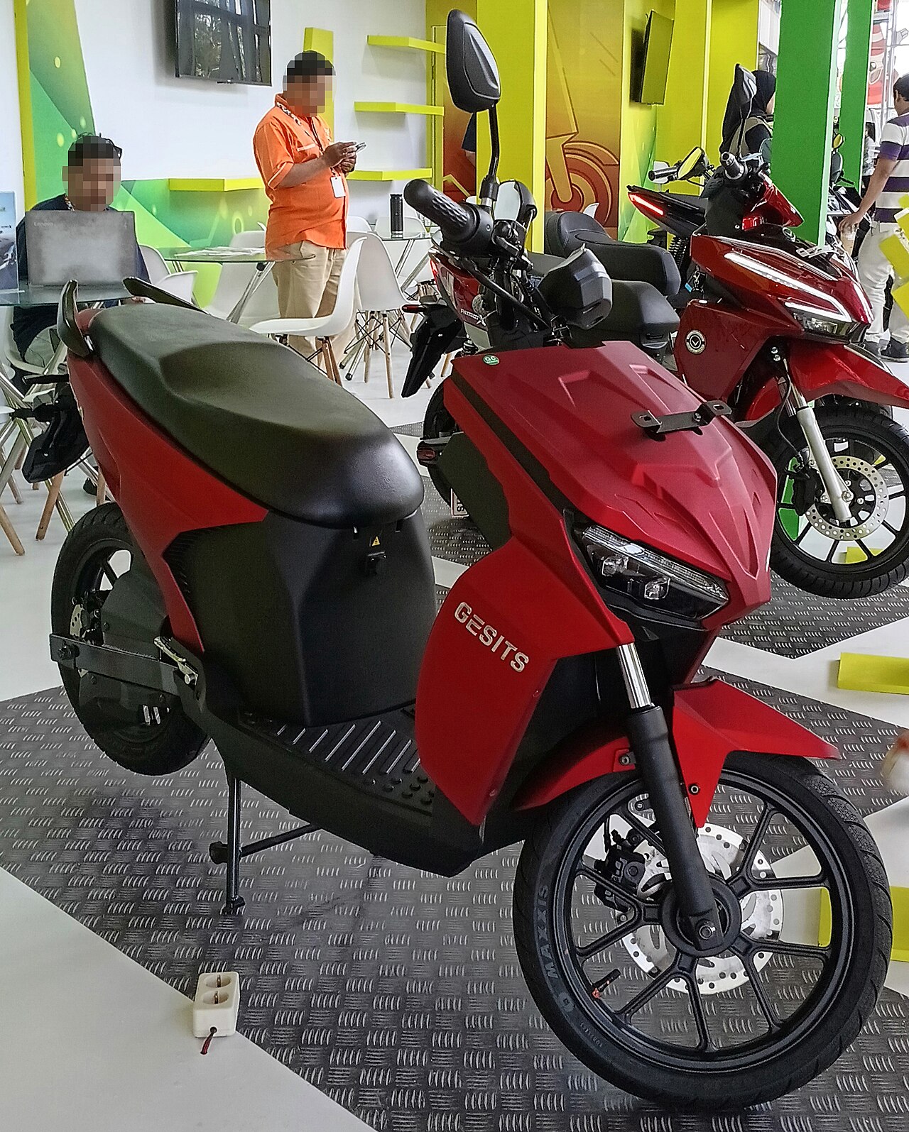 E-motorcycle sales slump as Rp 3m purchase incentive stays in limbo